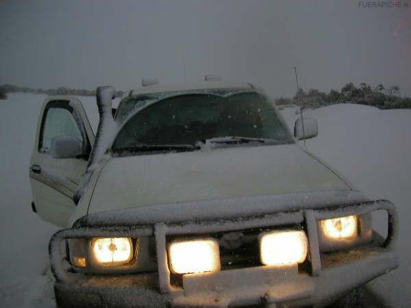 Toyota Hilux en la nieve 4x4